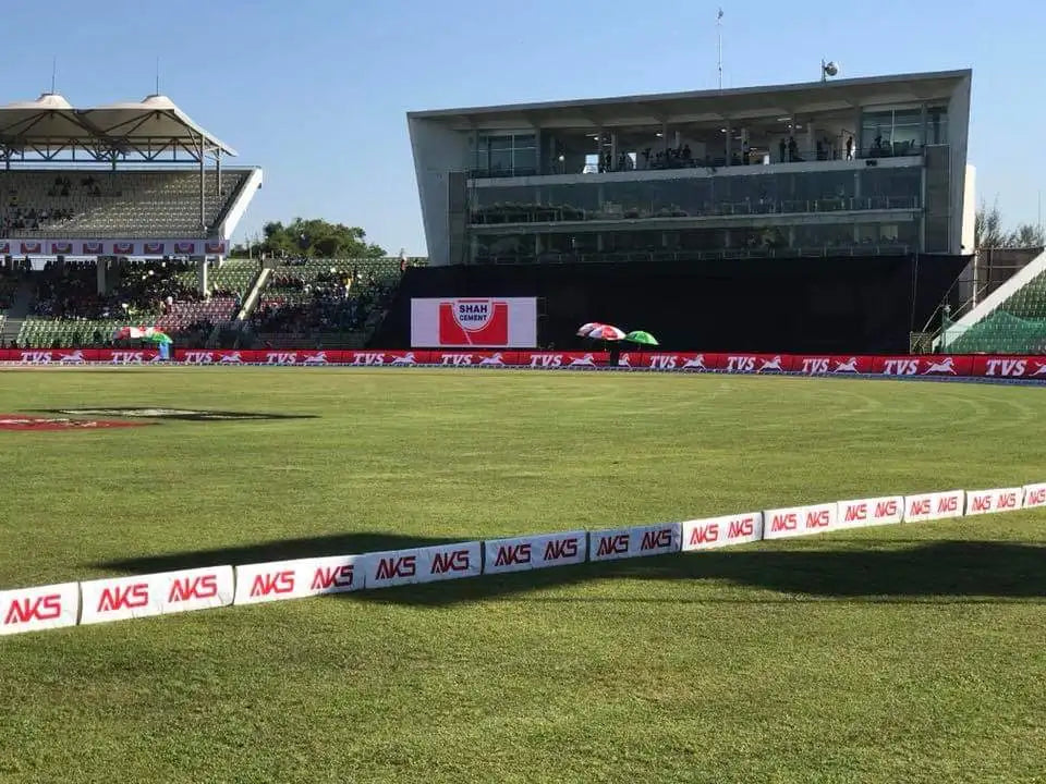 Super Lighting 960X960mm P5 screen display LED cabinet stage splicing rental LED advertising display suitable for football matches